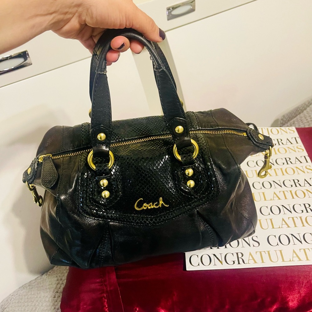 Leather Coach purse. Super cute!